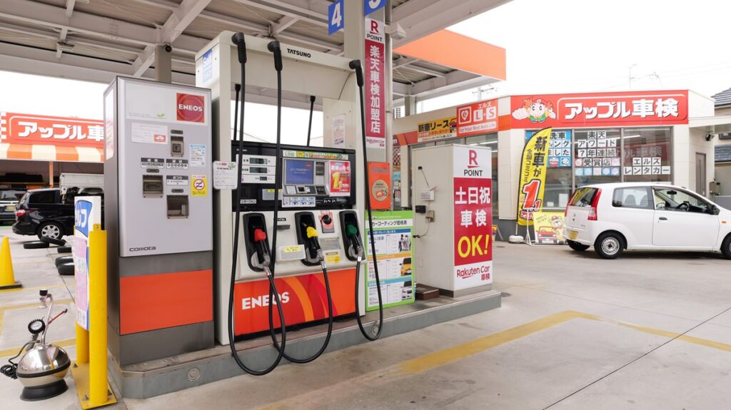 給油・車検・整備・レンタカー・販売
